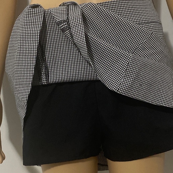 ‼️$10‼️ Mini skirt with shorts - Picture 2 of 5